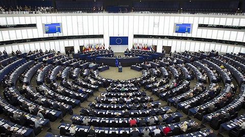 容克在欧洲议会发表“盟情咨文” 提议重振